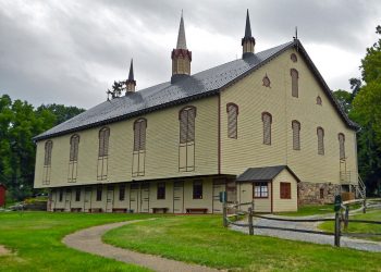 Make A Rustic Driveway With Granite Setts