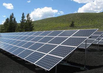 Sunlight Solutions – The Economic Benefits of Installing Solar Panels