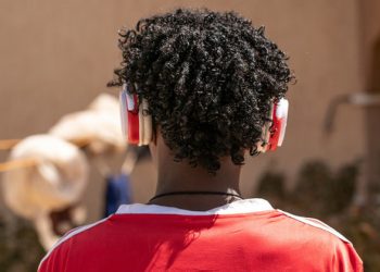 UN guidelines unveiled to prevent rising hearing loss among young smartphone listeners