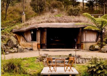 Magical Hobbit-Like Eco Cave House