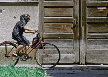 UN health agency highlights lifestyle choices that can prevent onset of dementia, as millions more succumb each year