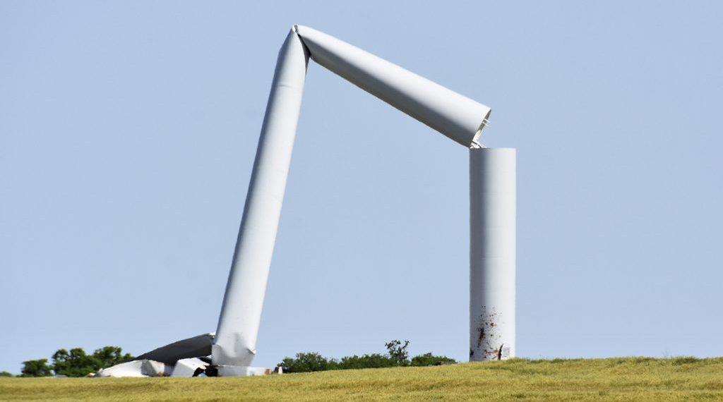 Turbine collapses at Oklahoma wind farm
