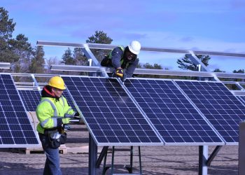 Six schools in Minnesota saving money, boosting education with solar