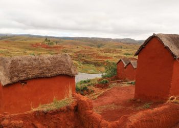 Madagascar villagers learn dangers of outdoor defecation