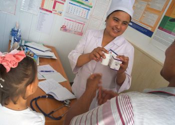 ‘Greater urgency’ needed in fight against HIV/AIDS, warns UN agency, amidst $1 billion investment cuts