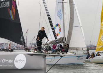 Teen activist Greta Thunberg arrives in New York by boat, putting ‘climate crisis’ in spotlight