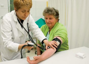 UN health agency spotlights stalled effort to close health divide across Europe, in new report