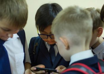 Tuesday’s Daily Brief: Eye health, UN’s financial crisis, progress in Mali and South Sudan, human rights in Australia