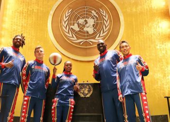 Legendary Harlem Globetrotters slam-dunk at the UN, with message that brings families, nations together