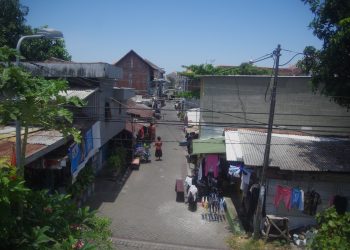 To Fix City Slums, Don’t Just Knock Them Down: Involve Residents in Upgrading Efforts