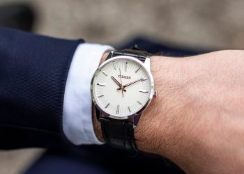 Review: The Most Accurate Watch Ever Made? | Citizen Eco-Drive Cal. 0100