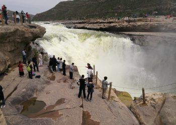 From Coal to Renewables in China: Solving the Water Stress-Power Plant Mismatch