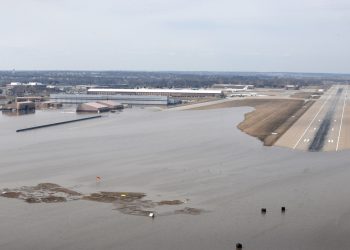 Runways Underwater: Maps Show Where Rising Seas Threaten 80 Airports Around the World
