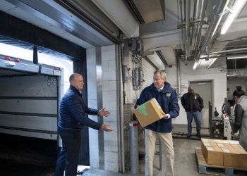 COVID-19: UN donates 250,000 face masks to NYC health workers