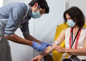 WHO chief makes last push for countries to join multilateral COVID-19 vaccine effort |