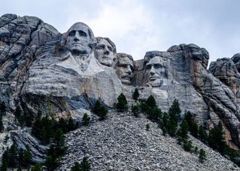 UN experts raise concern over charges against US indigenous leader and rights defender  | COVID-19