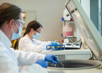 Healthier world means ‘safer America’ Tedros stresses, as UN-led vaccine initiative announces deal for 40 million doses  | COVID-19