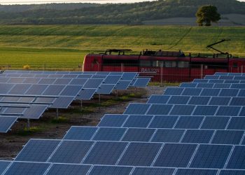 Fast Track Process is available for renewable projects under 5 MW at MISO and SPP