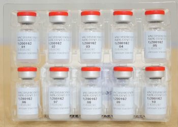 Key workers in 145 countries to receive COVID vaccines under UN-backed initiative |