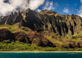 Hawaiian Electric hits nearly 35% renewable energy, exceeding RPS
