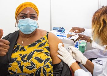 ‘We sink or we swim together’: 5 things you need to know about COVAX |