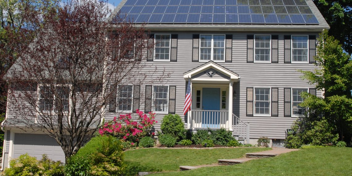 6 Crucial Benefits of Building a Solar Powered Home