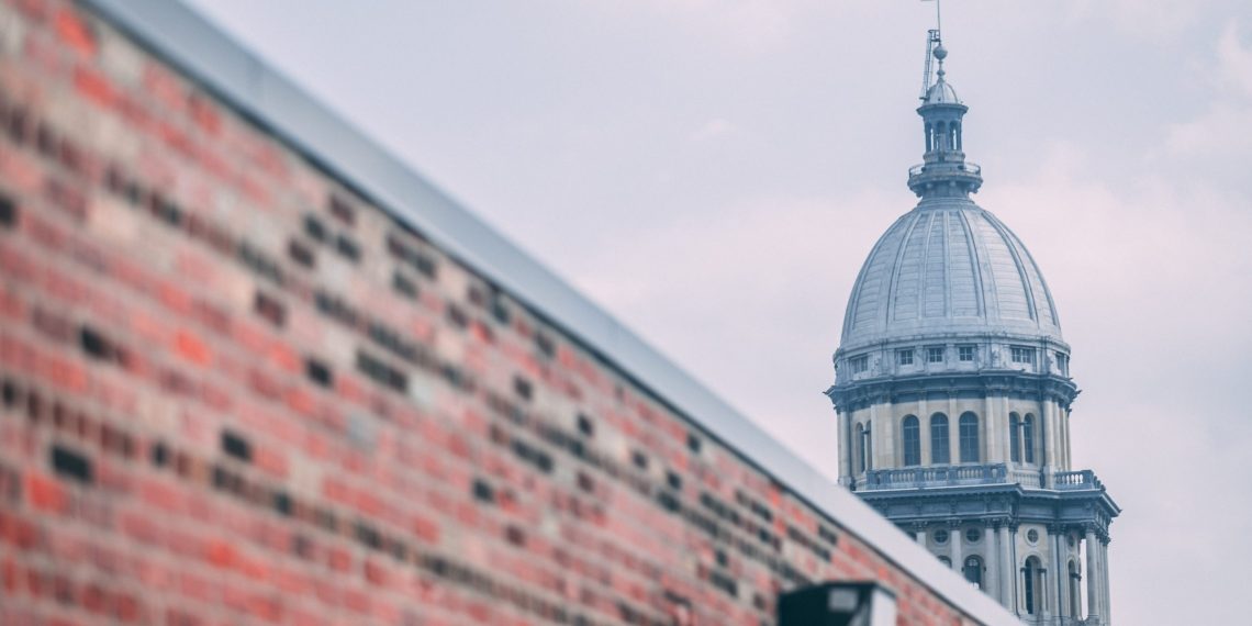 Illinois passes binding 100% clean energy bill