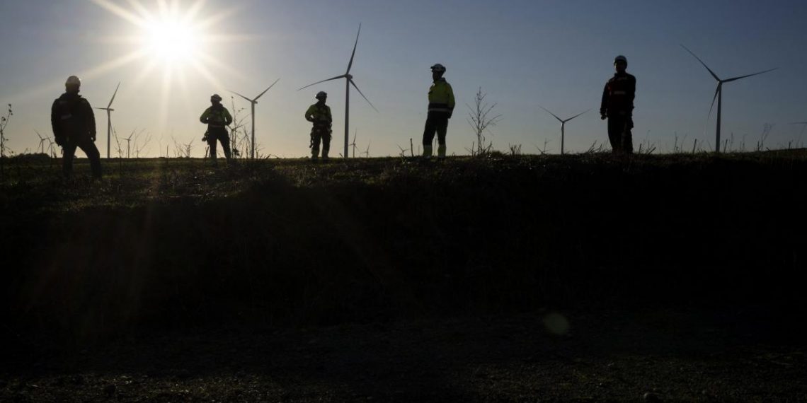 Which Creates More Jobs: Green Investments or Polluting Alternatives?