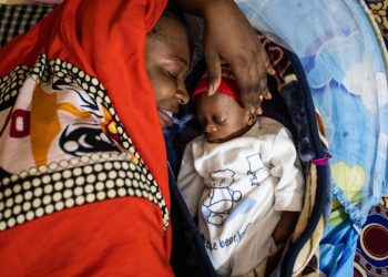 WHO urges immediate skin to skin contact for babies born prematurely |